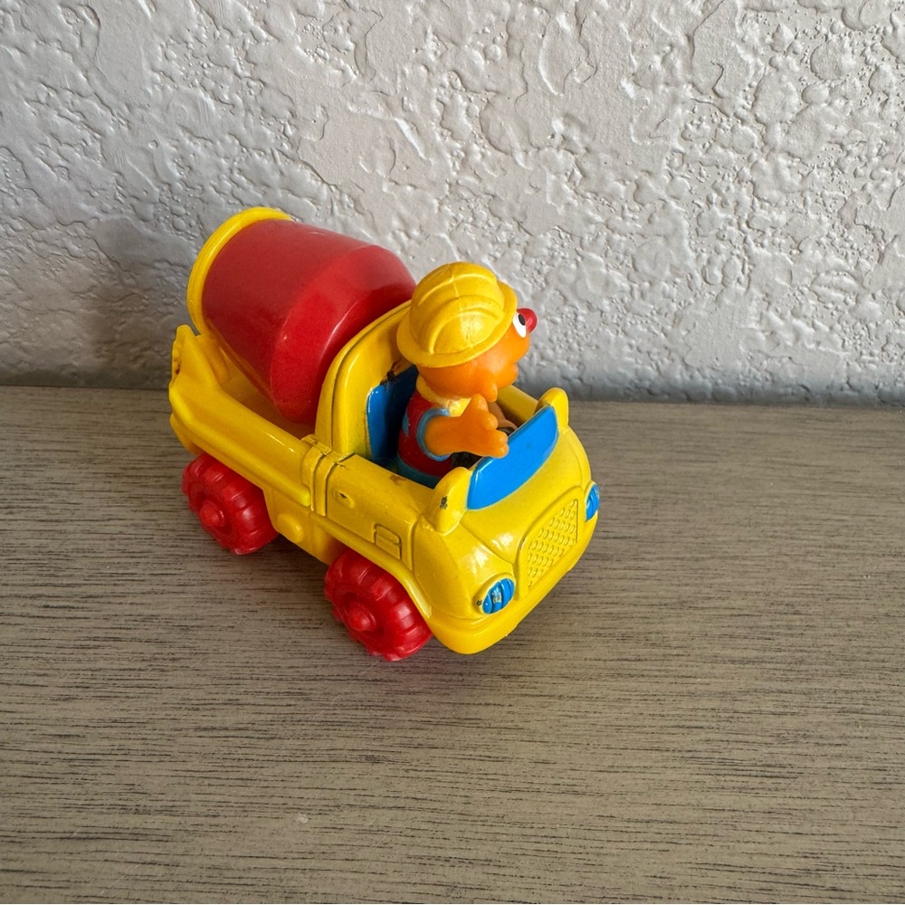 Sesame‎ Street Ernie Cement Mixer Truck – McDonald's Happy Meal Toy - Picture 2 of 5
